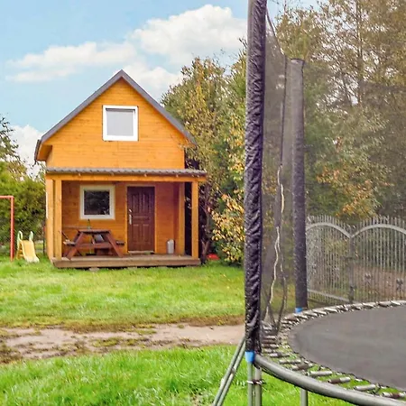 2 Bedroom Pet Friendly Home In Karwienskie Blota Karwieńskie Błoto